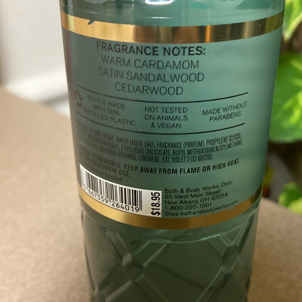 Bath & Body Works Green Lost in Santal - Picture 3 of 4